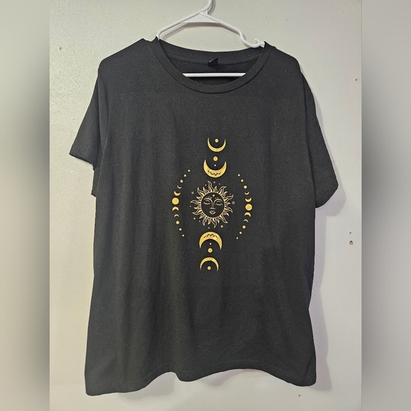 Shein moon phases short sleeve tee! - Picture 1 of 4